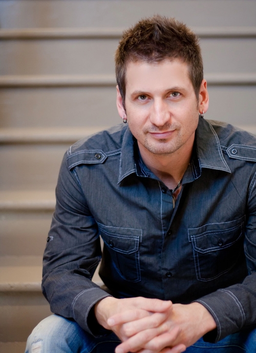 Christopher J Bloom — Founder and Instructor of Strum & Sip